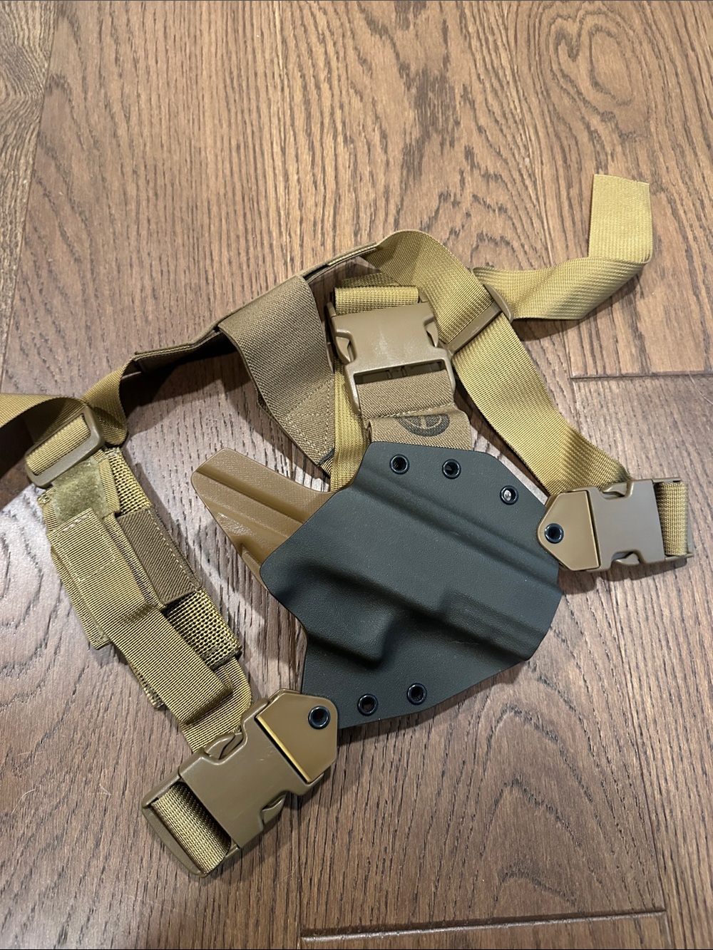 Gunfighters Kenai Chest Holster Glock 20